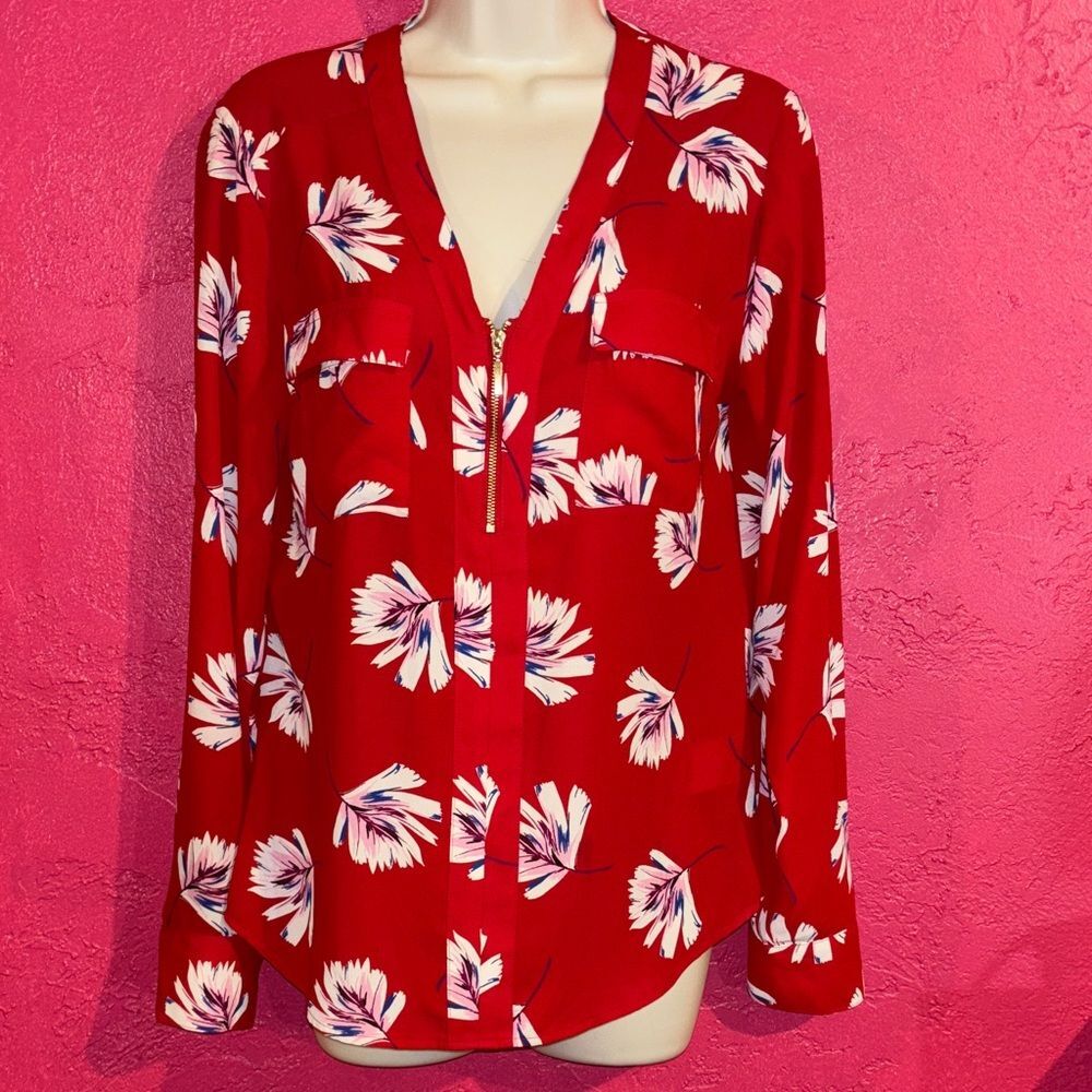 Express Red & white Floral Blouse with zip front. Feminine.  Romantic. Sz small.